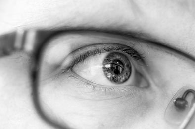 The Benefits of Wearing Aspheric Eyeglass Lenses